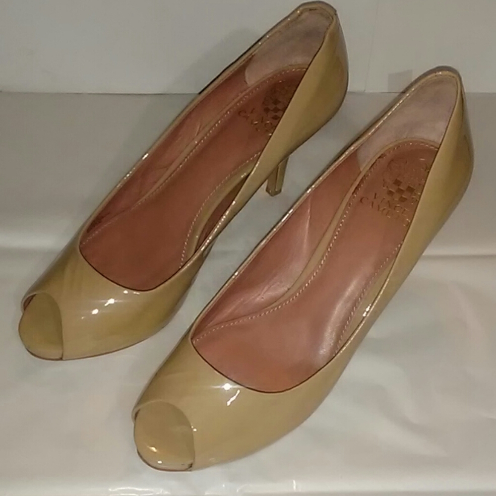 Vince Camuto kira patent heels sz 9 .5